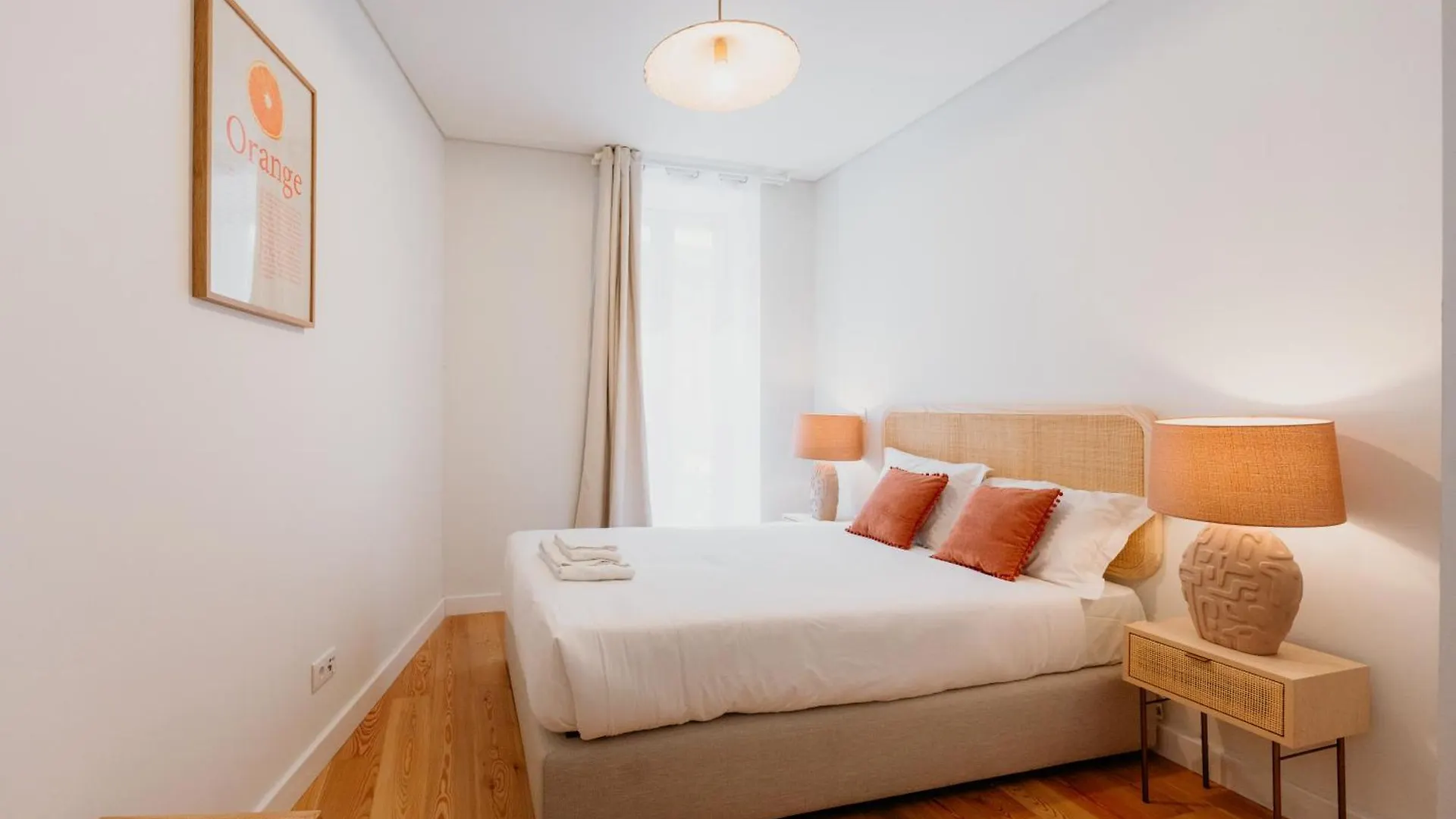 Mary Orange - No 236 1D - Chick & Cozy Two-Bedroom Stay Lisbon 0*,  Portugal
