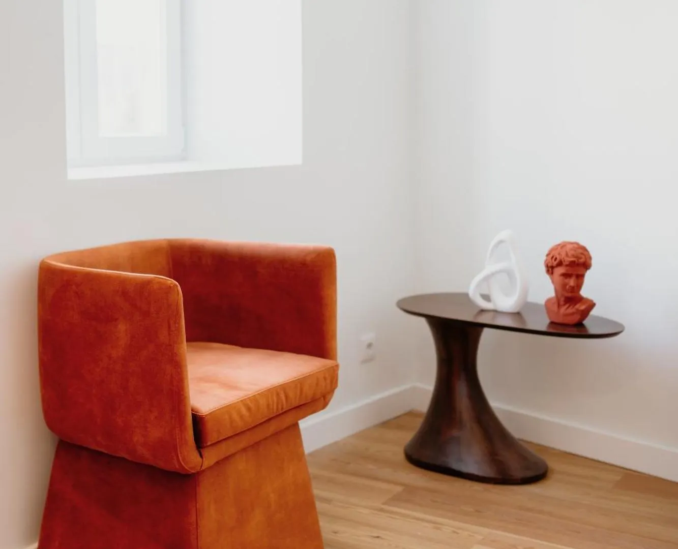 Mary Orange - No 236 1D - Chick & Cozy Two-Bedroom Stay Lisbon Apartment