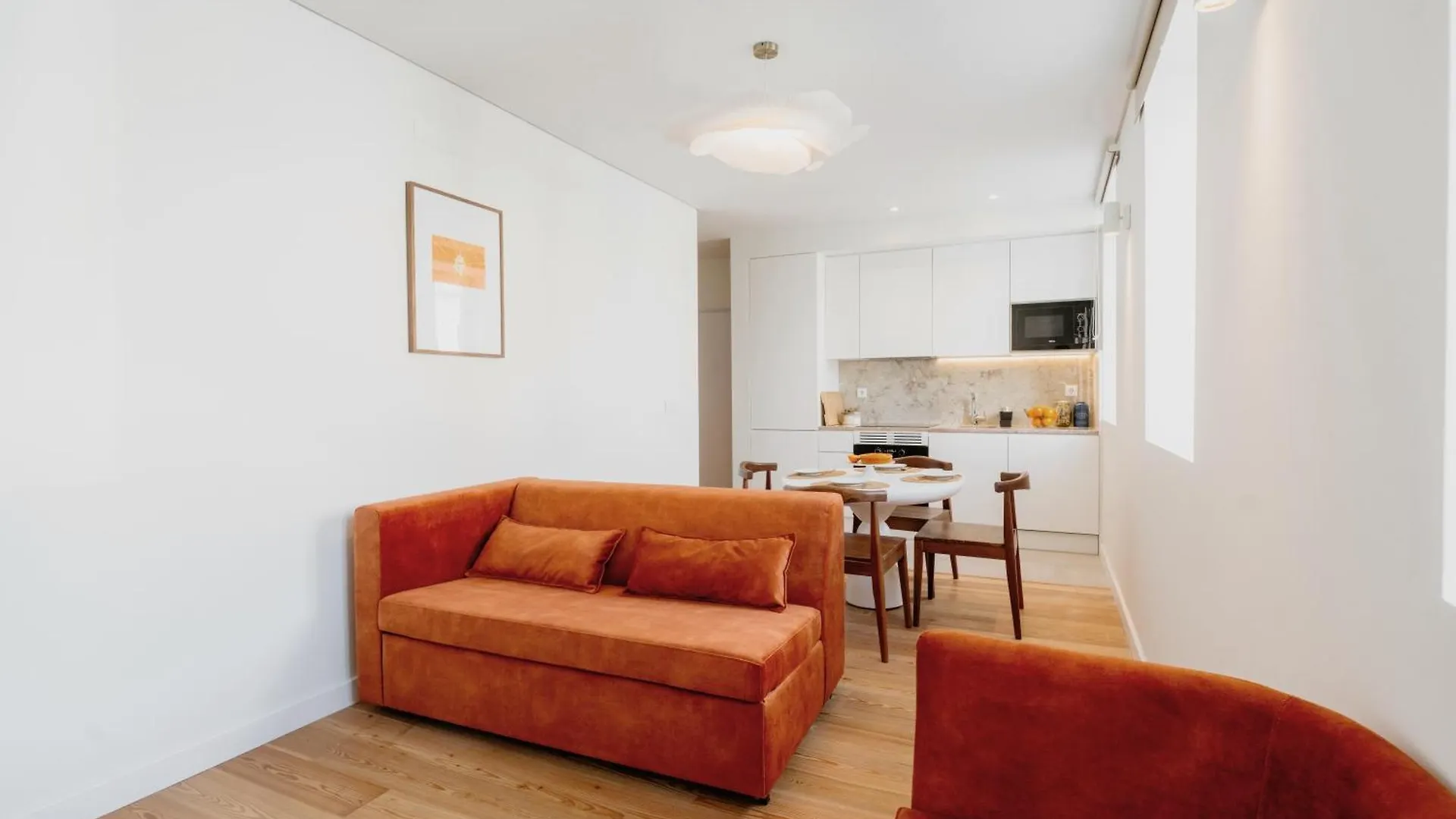 Mary Orange - No 236 1D - Chick & Cozy Two-Bedroom Stay Lisbon